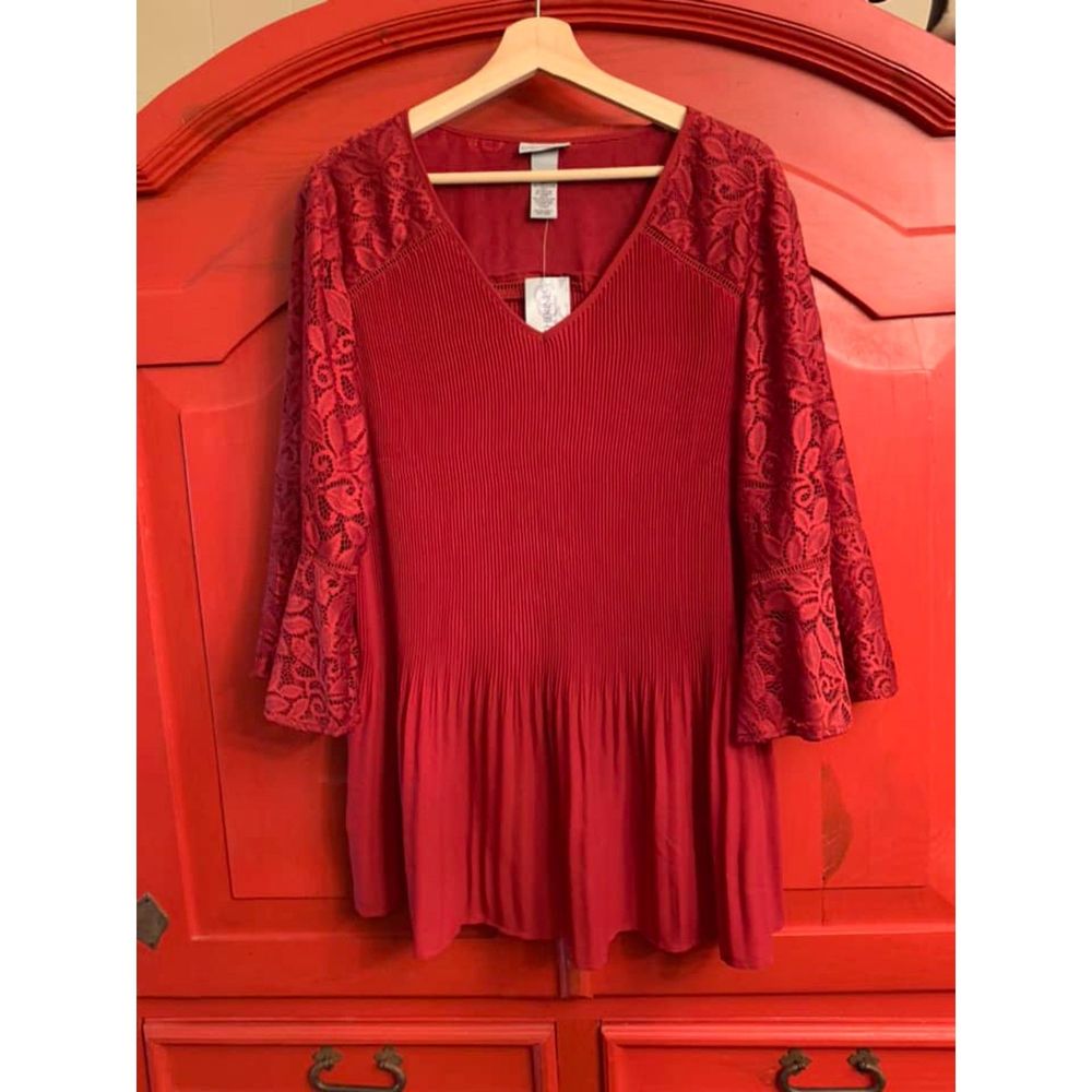 NWT Catherines Sze 1X DEEP Red Lace Bell Sleeve Flowy Dressy Holiday Tunic Shirt